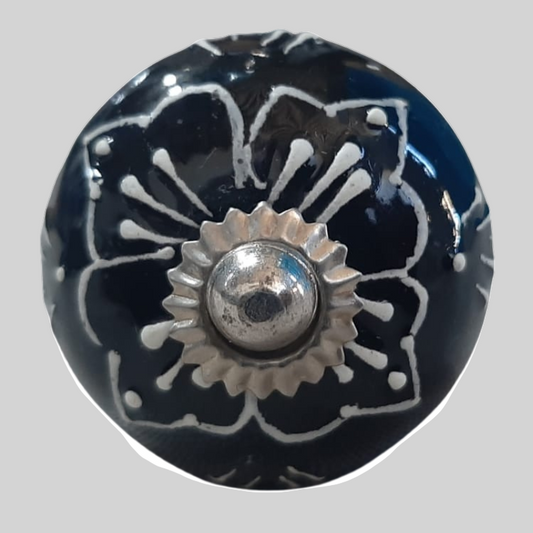 Knob Floral Black and White