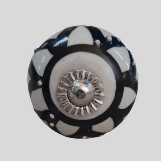 Knob - Black and White
